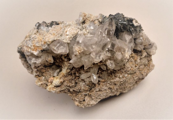 Bergkristall mit Hämatit